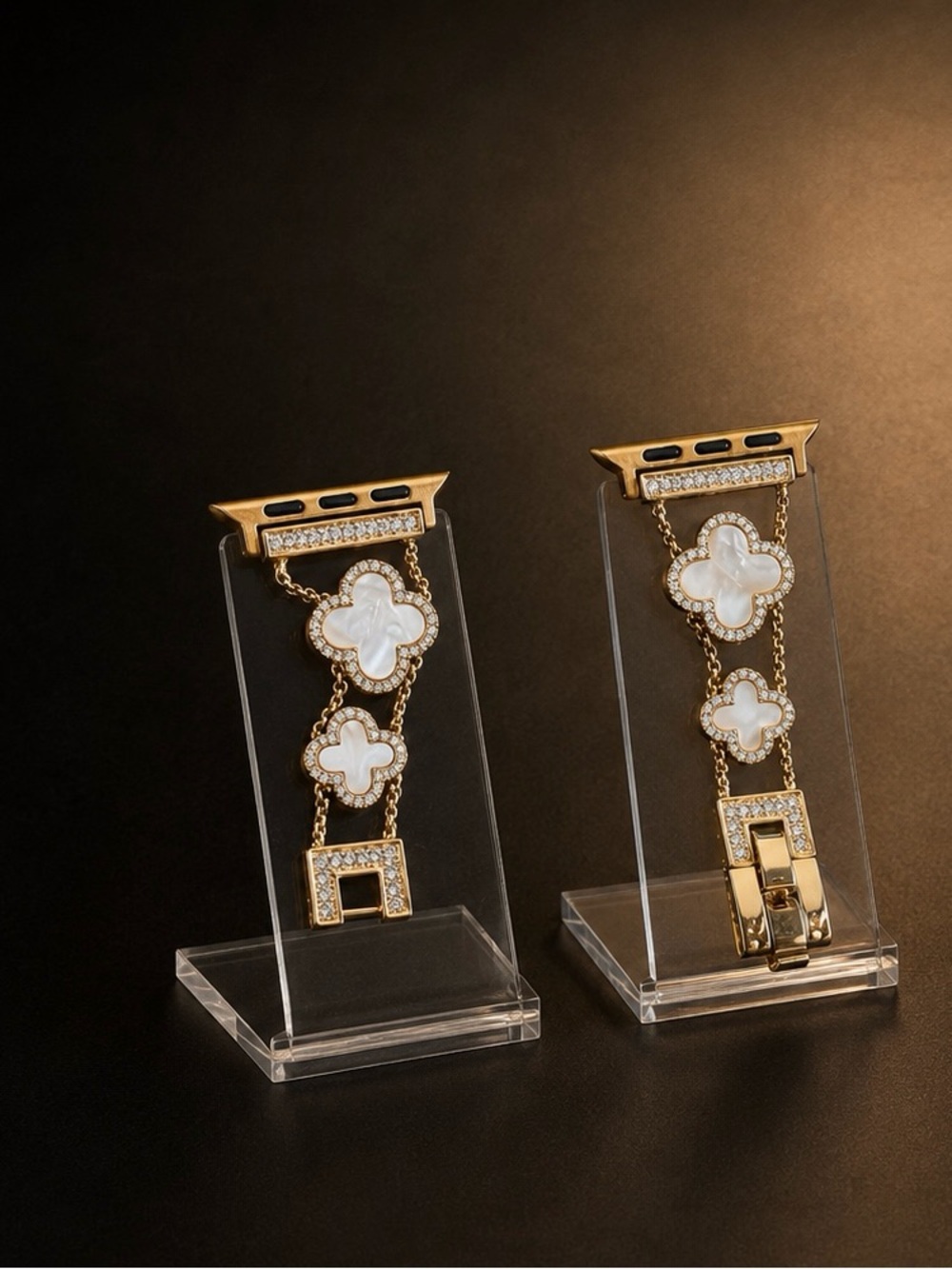 Gold-tone Mother-of-Pearl Clover Apple Watch Band Connector